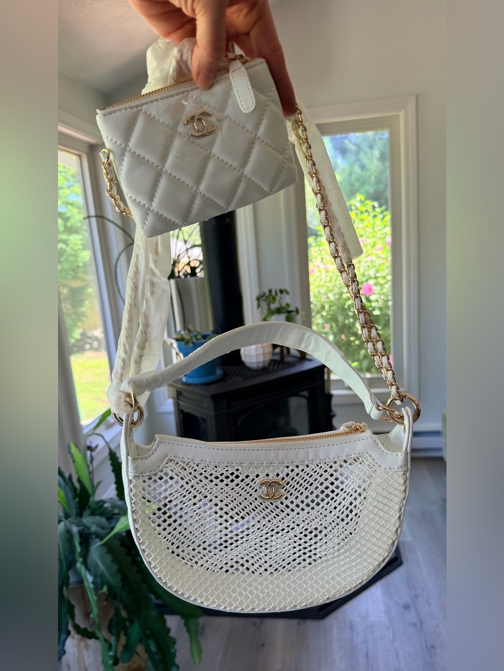 FULL SET BRAND NEW Chanel 1/2 Moon
Netted Bag w Coin Purse & Gold Hardware